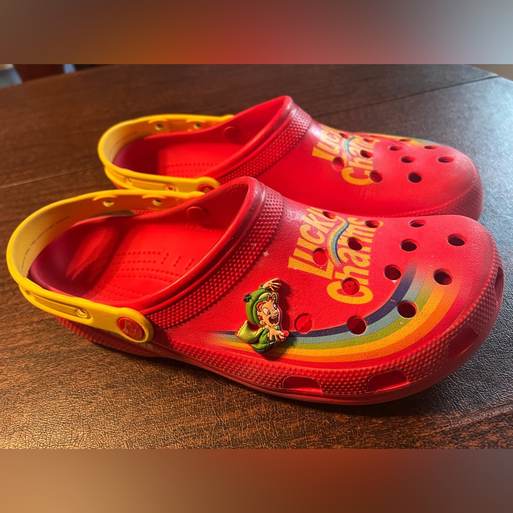 Crocs x Lucky Charms Classic Clogs Men's 12 Women’s 14 Red Leprechaun Good Condn
